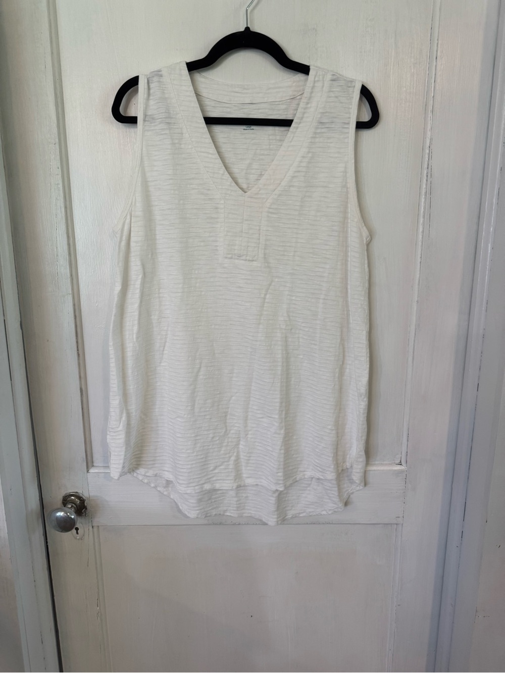 Soft Surroundings Cream V-Neck Sleeveless Tank